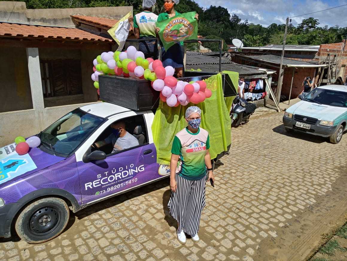Camacã: Idosos do Clube da Melhor Idade são surpreendidos com homenagem da Secretaria de Assistência Social.